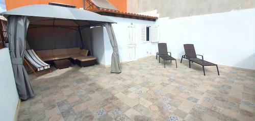 Large 150 M2 Apartment, Nice View And Location !