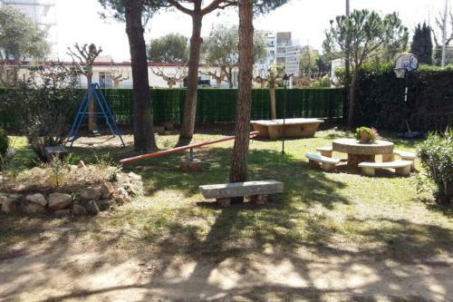 Apartamento Al Lado de La Playa Con Parking Y Jard�n