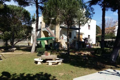 Apartamento Al Lado de La Playa Con Parking Y Jard�n