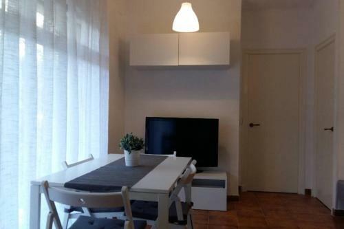 Apartamento Al Lado de La Playa Con Parking Y Jard�n