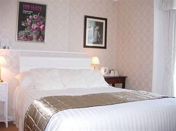 Hostal St. Vincent Guesthouse