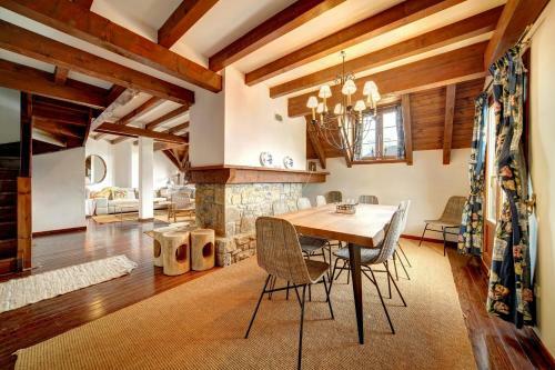 Casa Mont Romies By Totiaran