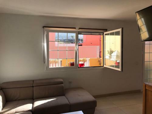 Apartamento Grosse Terrasse. Modern. Home Office. Solarium
