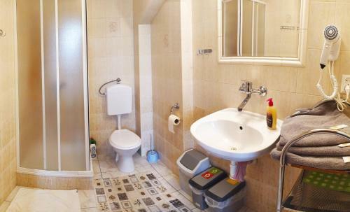Hostal Noclegi Arenda