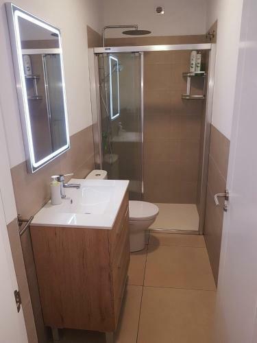 Apartamento Estudio Nuevo Con Ba�o, Cocina Y Gran Terraza