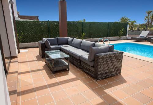 5 Star Luxury Villa, Private Heated Pool, Golf & Sea Views.