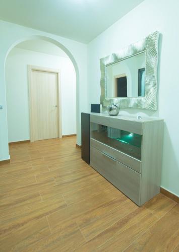 5 Star Luxury Villa, Private Heated Pool, Golf & Sea Views.