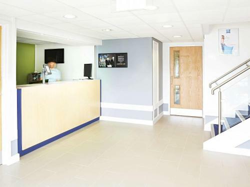 Hotel Ibis Budget Warrington Lymm Services