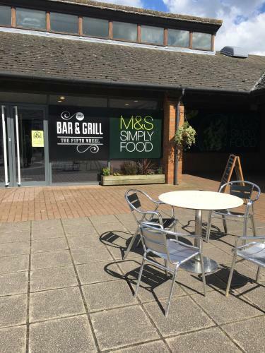Hotel Ibis Budget Warrington Lymm Services