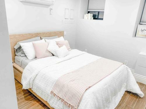 Luxury Apartment With Backyard + Close Transportation