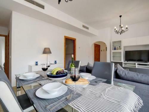 15 Sunny Apartment, Terrace, Wifi!