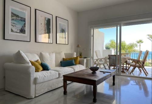 Frontline Beach Apartment