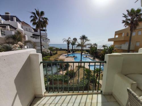 Lets In The Sun Arruzafa Playa Apartment