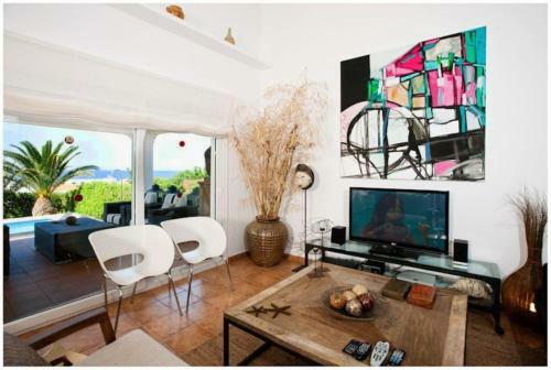 Bini Cel Heated Pool For 6 Pax Luxury Villa