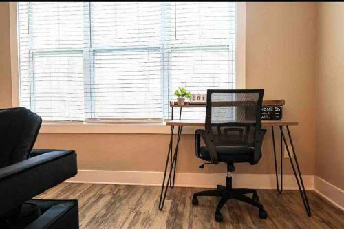 Luxury Keyless Smart Apartment W/indoor Fireplace