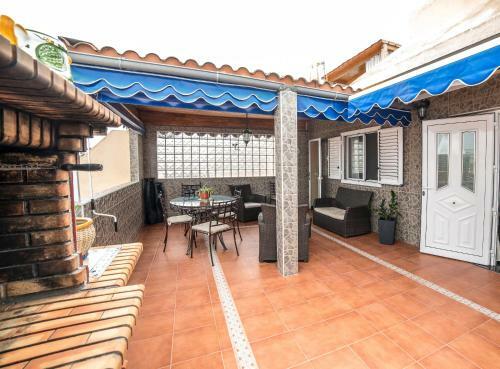 Apartamento Amadores Beach With Pool Familyfriendly