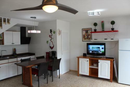 Casa Feliz Con Parking Privado Gratis