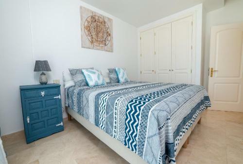 Apartamento Modern Family Home Above Swimming Pool