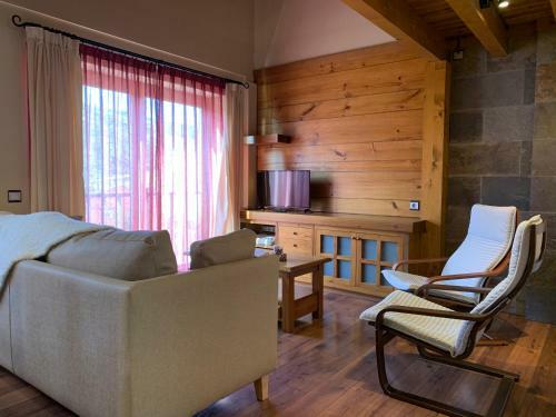 2 Bedroom Duplex Apartment In La Molina