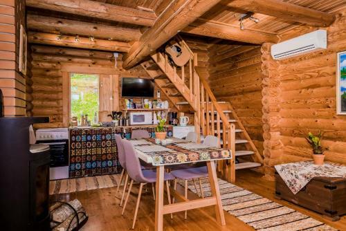 Lodge K�lmam�e Puhkemaja