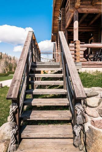 Lodge K�lmam�e Puhkemaja