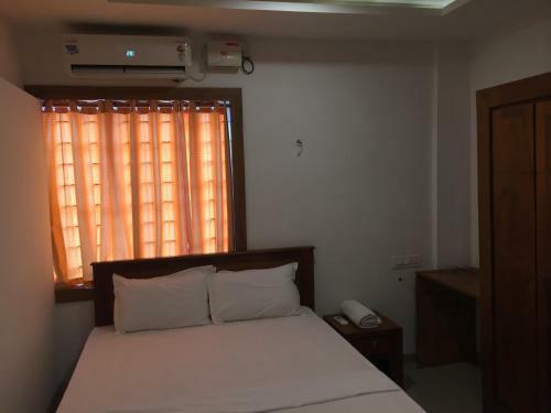 Lodge Yoyostay Kannur