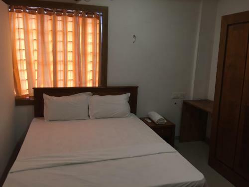 Lodge Yoyostay Kannur