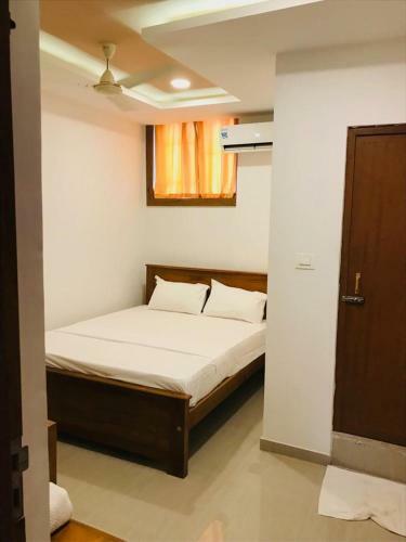 Lodge Yoyostay Kannur