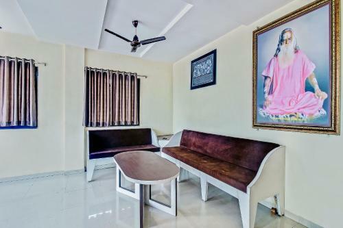 Oyo Flagship 48365 Hotel Shiva's Castle