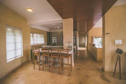 Villa Cliffhouse By Hireavilla, Candolim