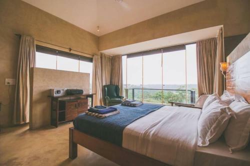 Villa Cliffhouse By Hireavilla, Candolim
