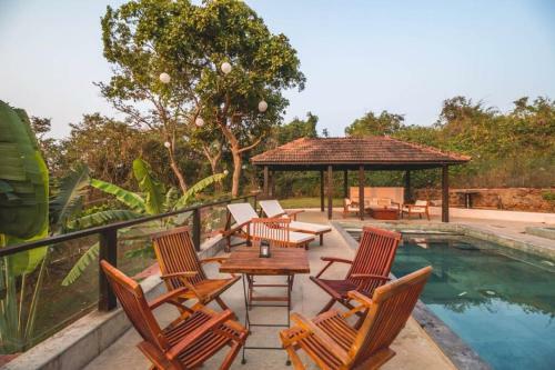 Villa Cliffhouse By Hireavilla, Candolim