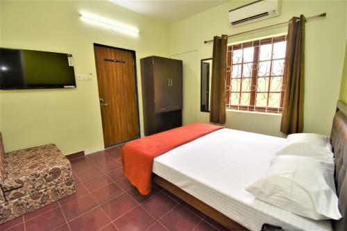Hotel 10 Candolim Goa