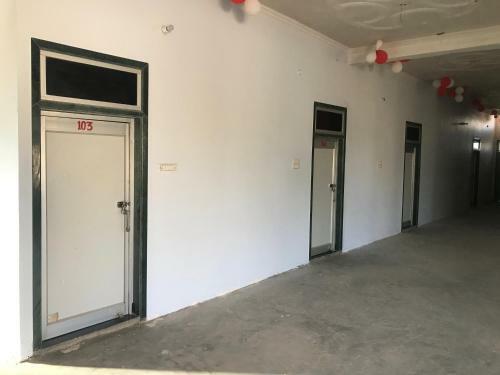 Pop 85033 Hotel Chandravanshi