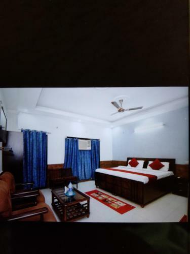 Hotel Milan Oberai