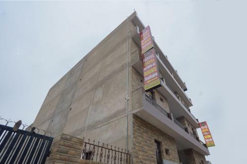 Capital O 85773 Hotel Dayal