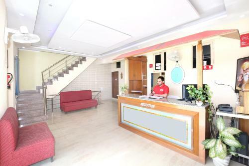 Oyo Flagship 11502 Hotel Grande