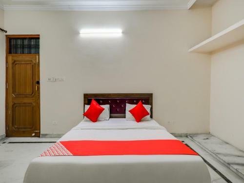 Hotel Oyo Flagship 74036 Golden Residency 2