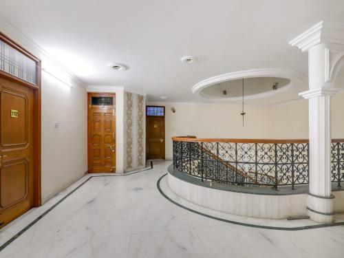 Hotel Oyo Flagship 74036 Golden Residency 2