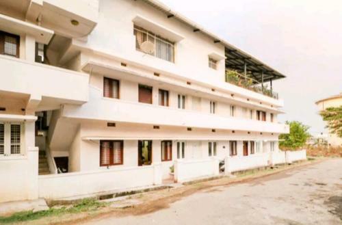 Wheel To Hills Stay Inn Service Apartments
