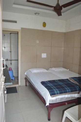 Hotel Mourya Deluxe A/c Lodge