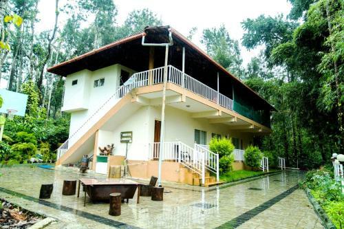 Lakeview Nest Homestay