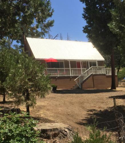 Acorn Rd Cabin With Mountain Views