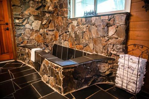 Bass Lake Cabin