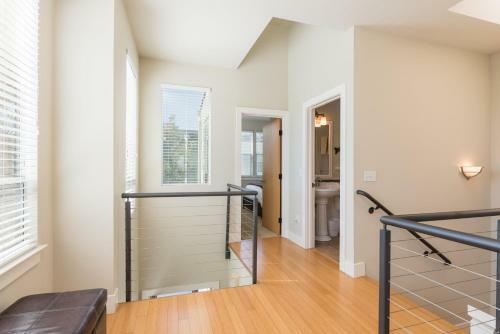 215 San Miguel
