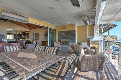 Beach Front In Avila - 370frnt