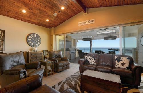 Beach Front In Avila - 370frnt