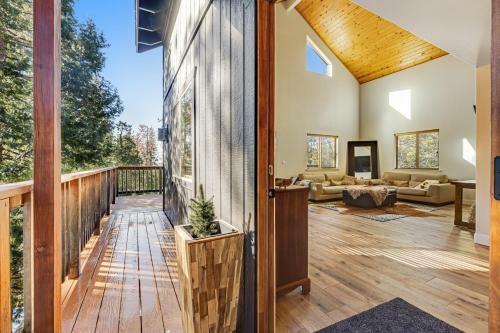 Blue Mountain Hideaway