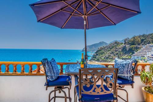 Oceanfront Villa With One Of A Kind Amazing View!!