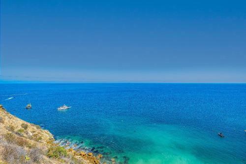 Oceanfront Villa With One Of A Kind Amazing View!!